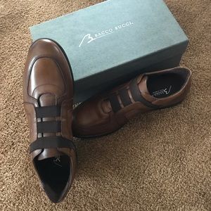 NWB Designer Bacco Bucci Loafers